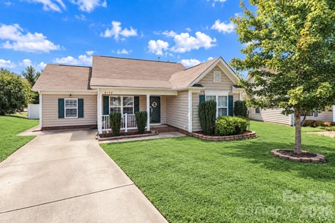Photo of 2174 Wexford Way, Statesville, NC 28625 (MLS # 4423918)