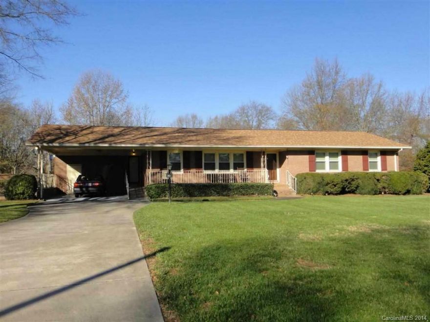 This is an exceptional one owner property with a lot of updates. Large great room with fireplace, kitchen with lots of built ins and a Florida room. Windows and roof replaced in 2012. New gas pack in 2010.