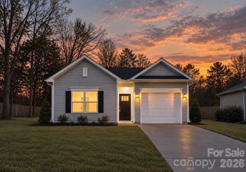 Photo of 1009 E Catawba Street, Lincolnton, NC 28092 (MLS # 4426287)