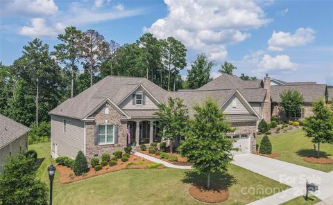 Photo of 16010 Vale Ridge Drive, Charlotte, NC 28278 (MLS # 4258610)