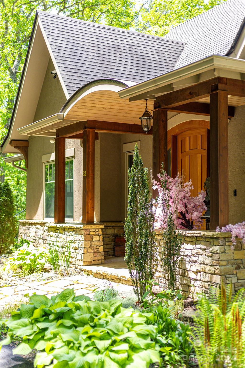 32 Timberwolf Court