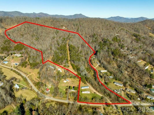 6 TYLERS RUN # 12, CANDLER, NC 28715 - Image ff962ead990da1ba8f8cd118fa2fca5a/487530347