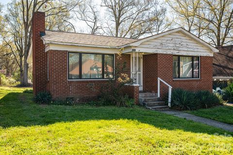 1642 Hawthorne Lane Charlotte NC 28205