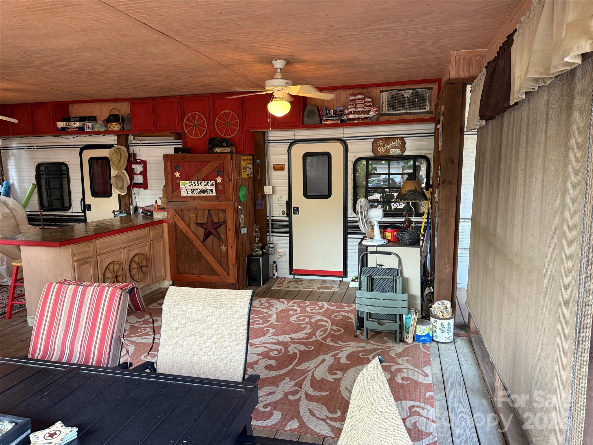 Twin Harbor - Residential