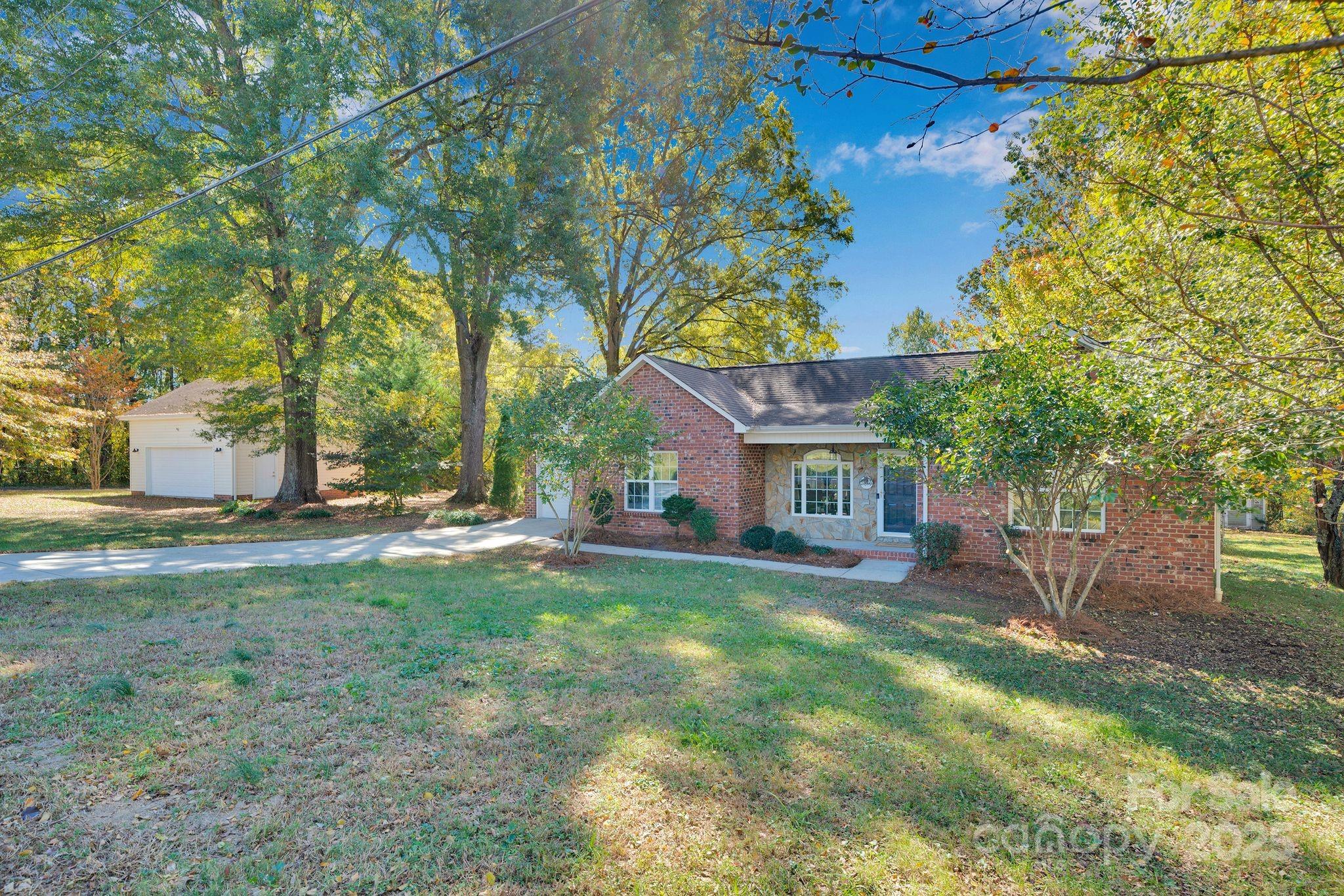 304 W Carpenter Street
