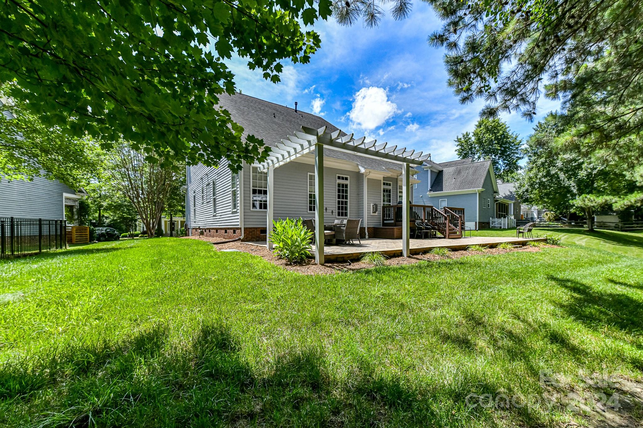 Lake Shore - Residential