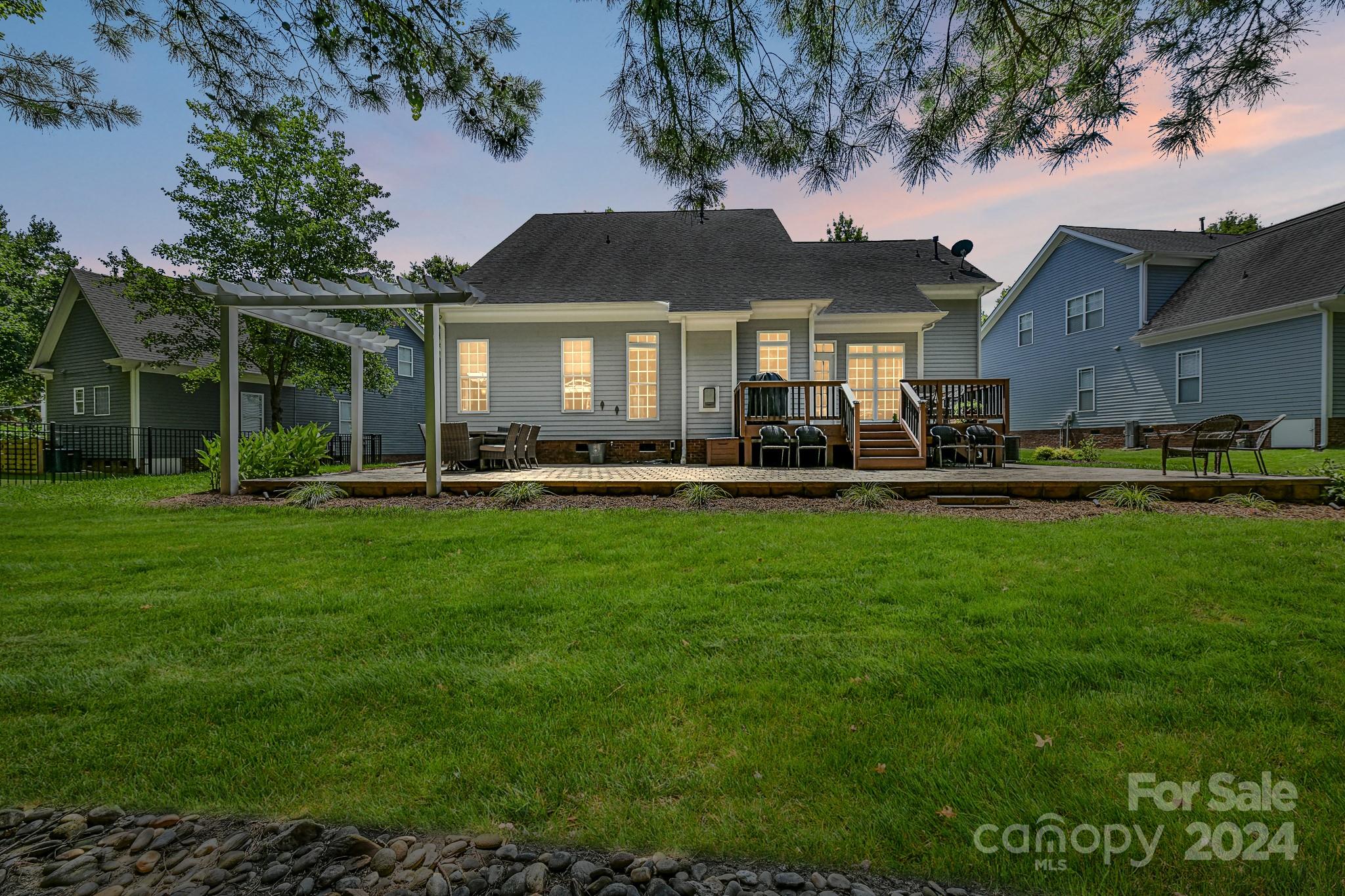 Lake Shore - Residential