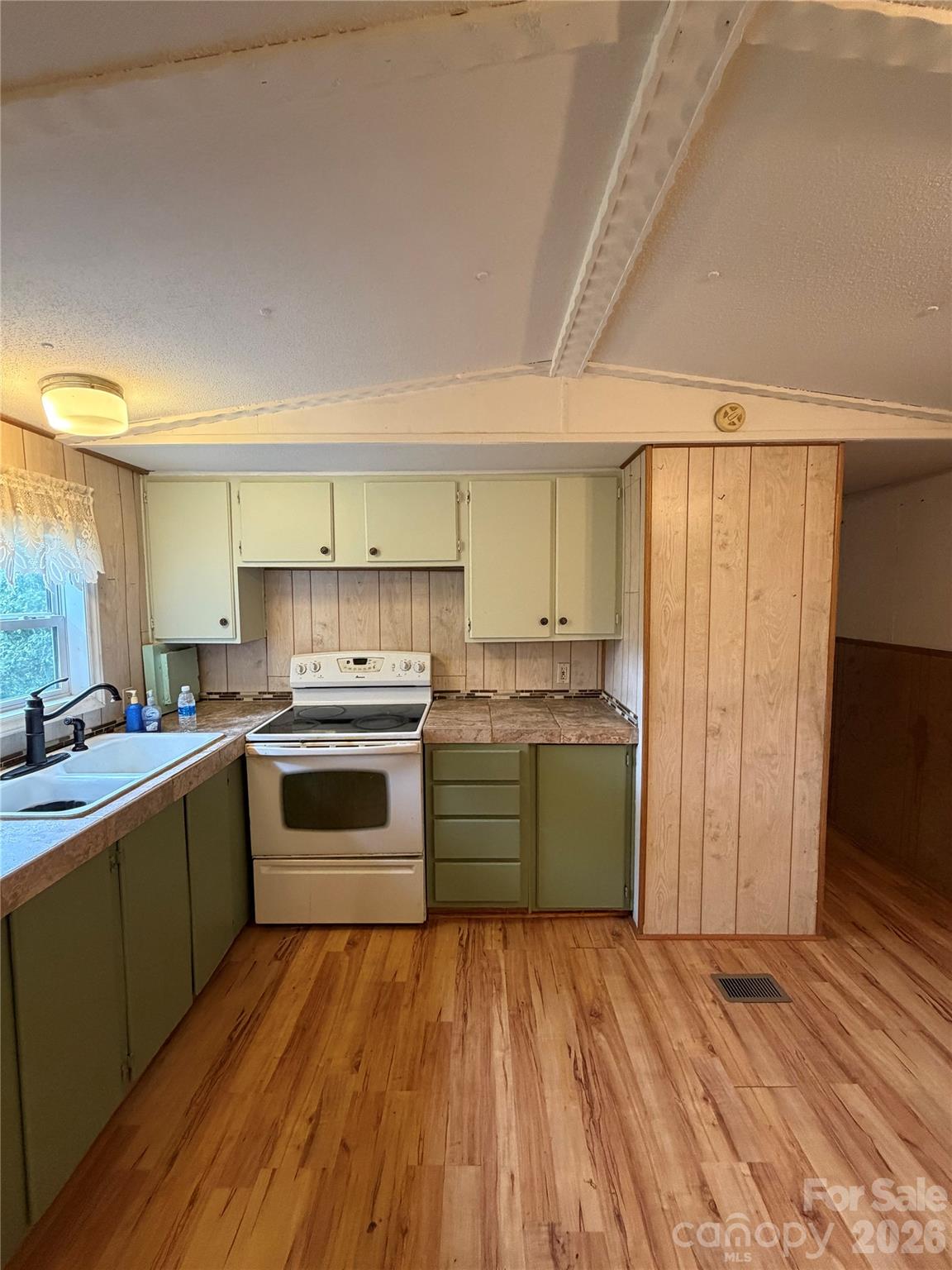 418 Green Valley Road
