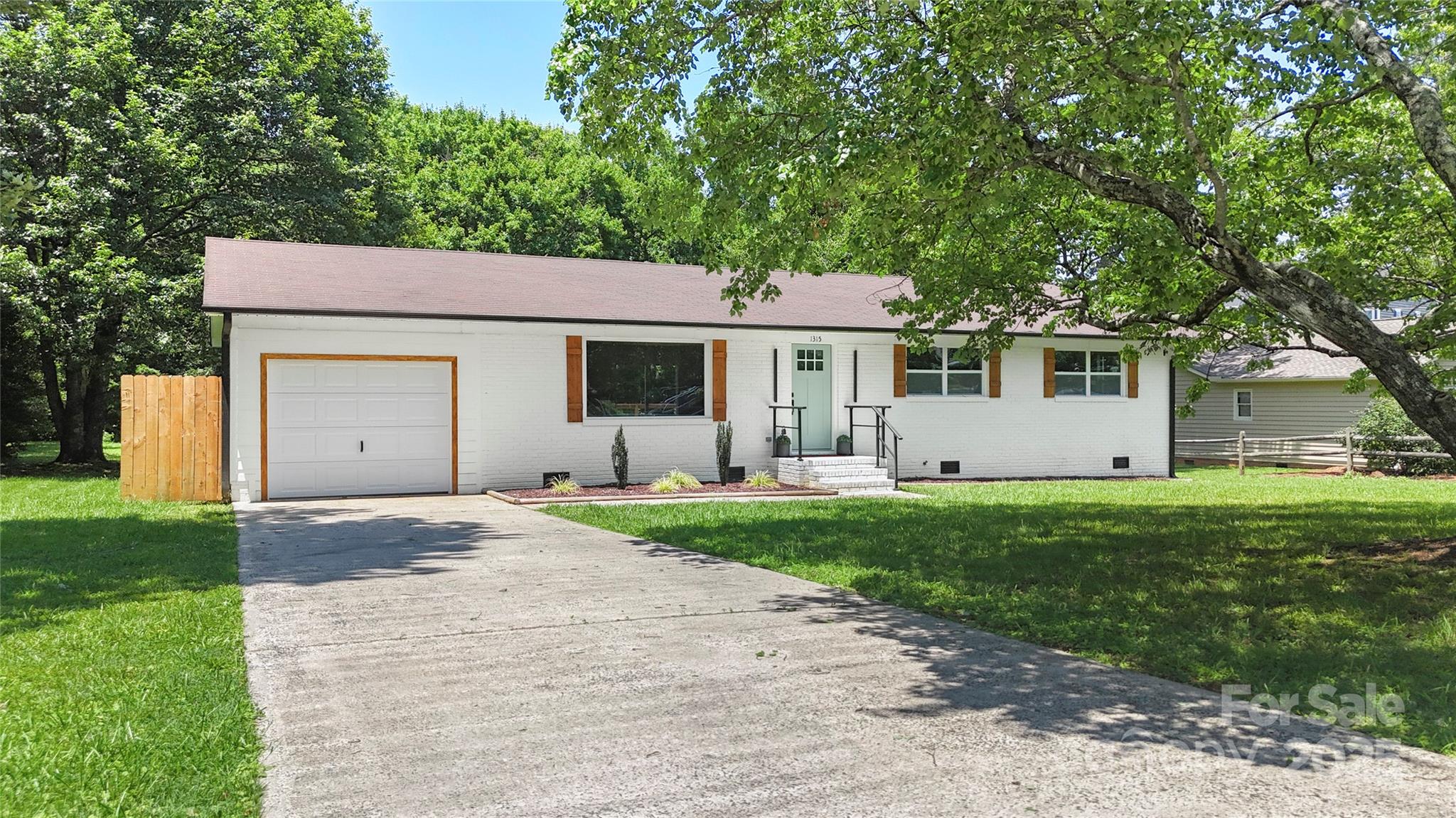 1315 Vickie Lane