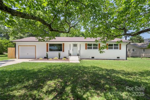 Photo of 1315 Vickie Lane, Matthews, NC 28104 (MLS # 4240757)