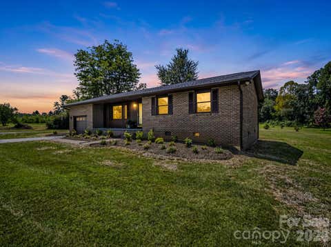 Photo of 24 Verbena Way #5, Flat Rock, NC 28731 (MLS # 4413467)