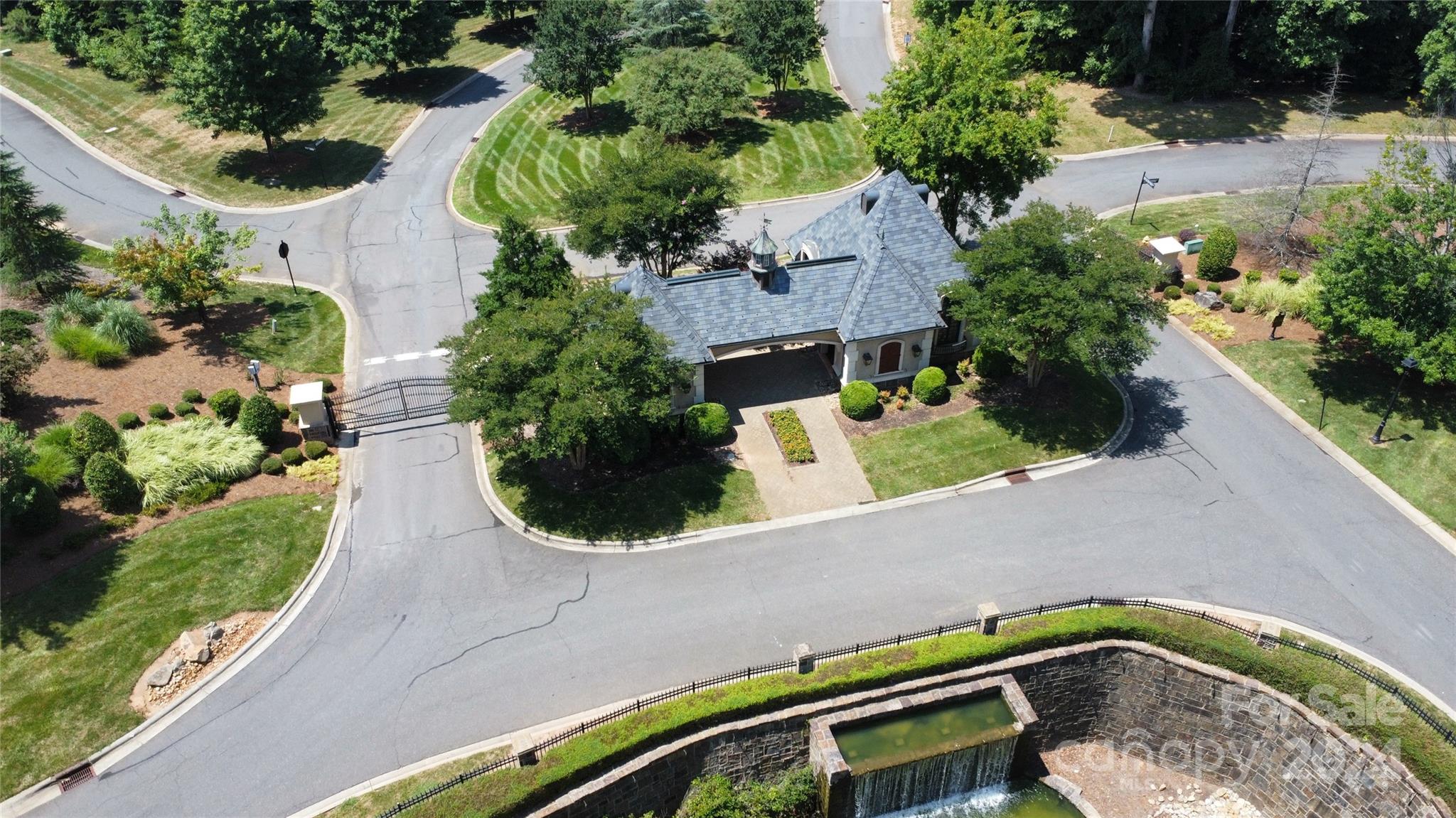 2000 Gladelynn Court