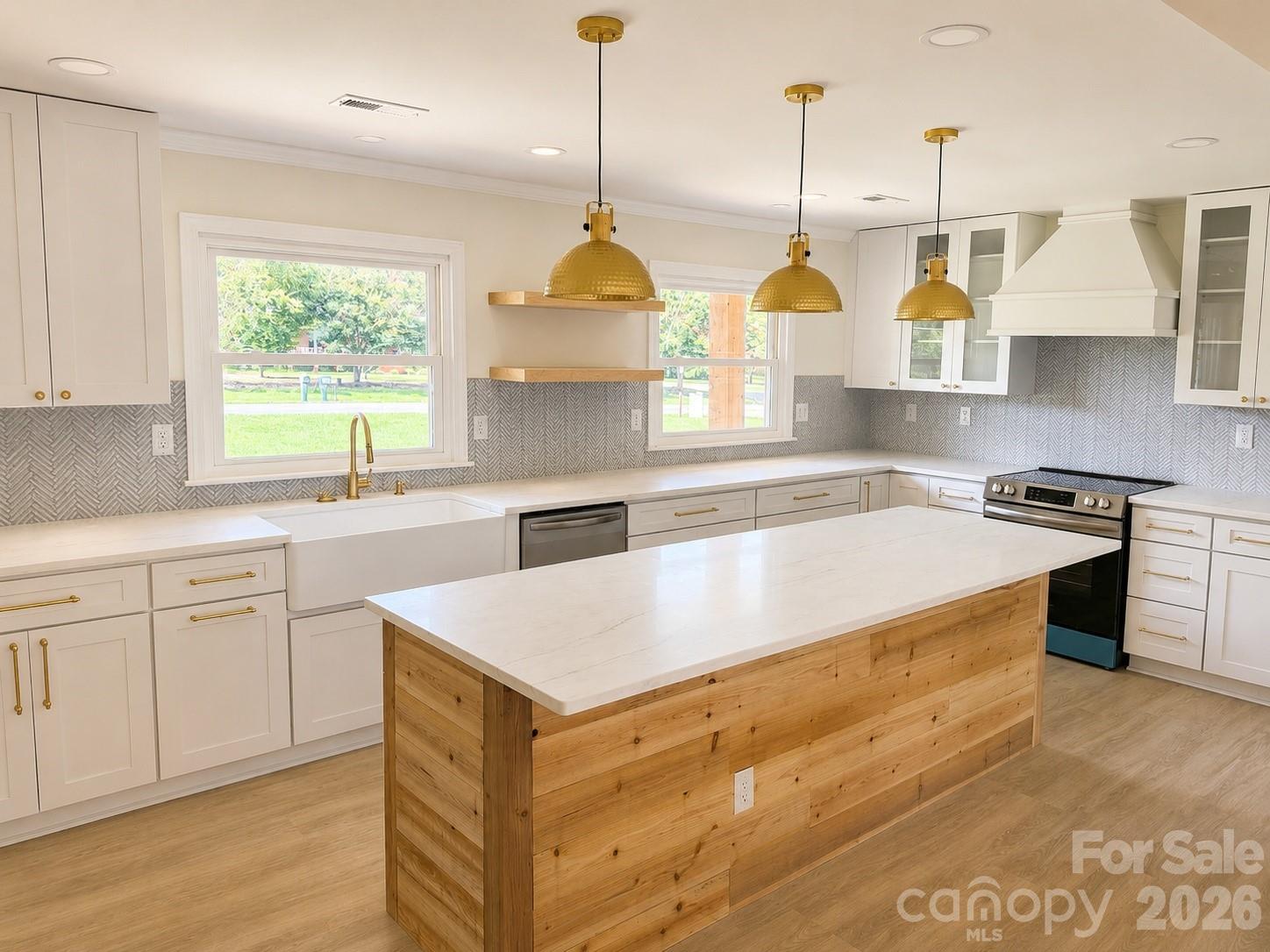 3115 Crow Road