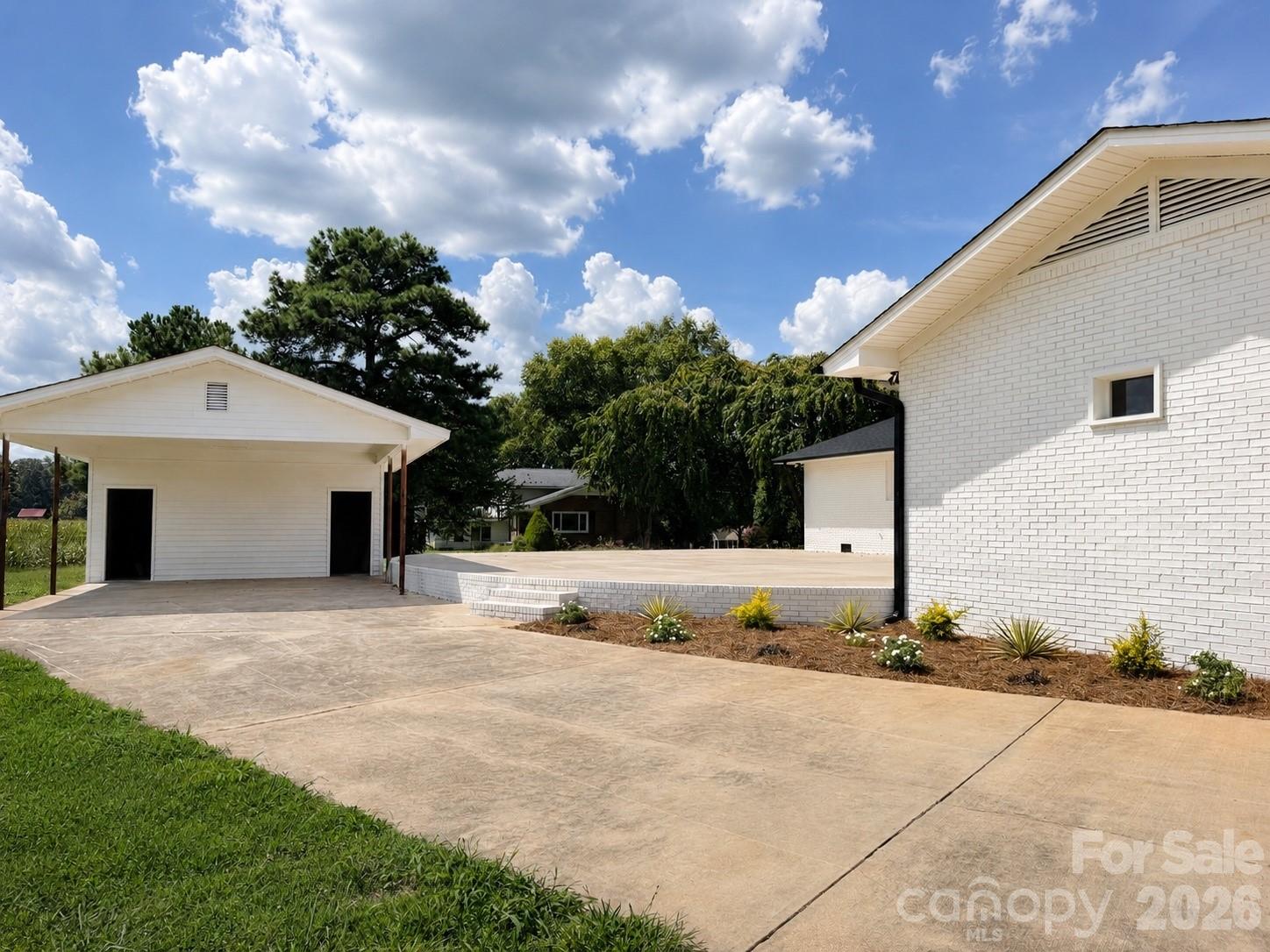 3115 Crow Road