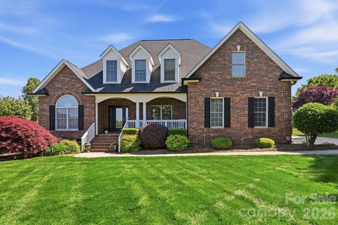 Photo of 145 Bluegrass Circle, Mooresville, NC 28117 (MLS # 4369694)