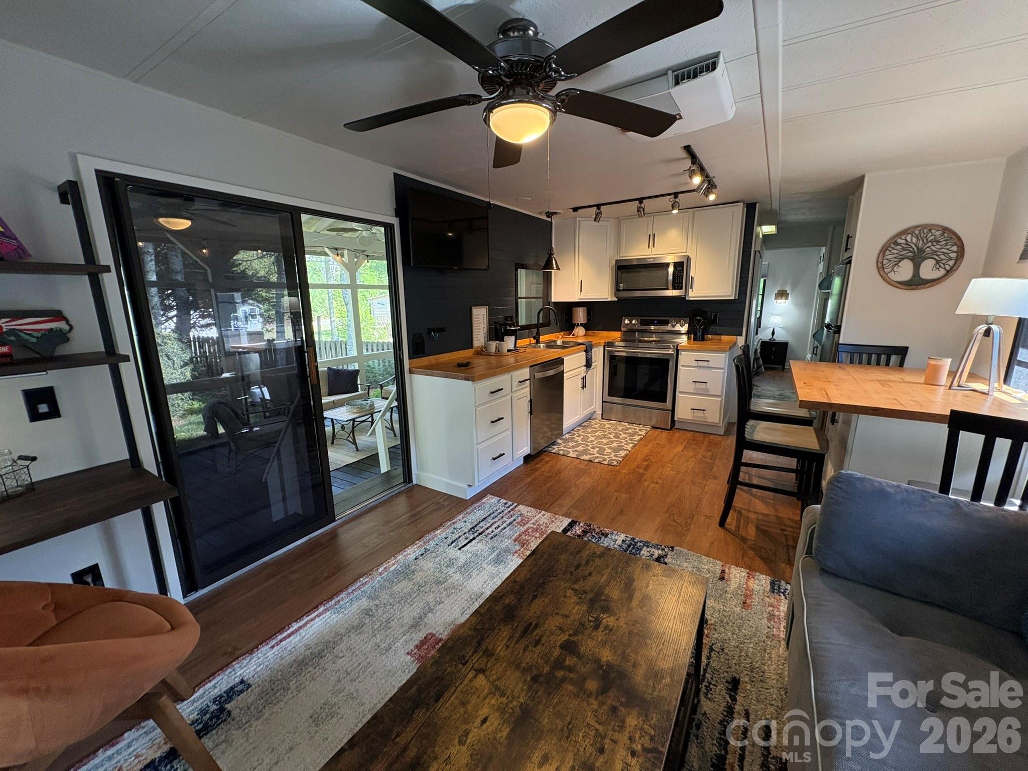 Linville Land Harbor - Residential
