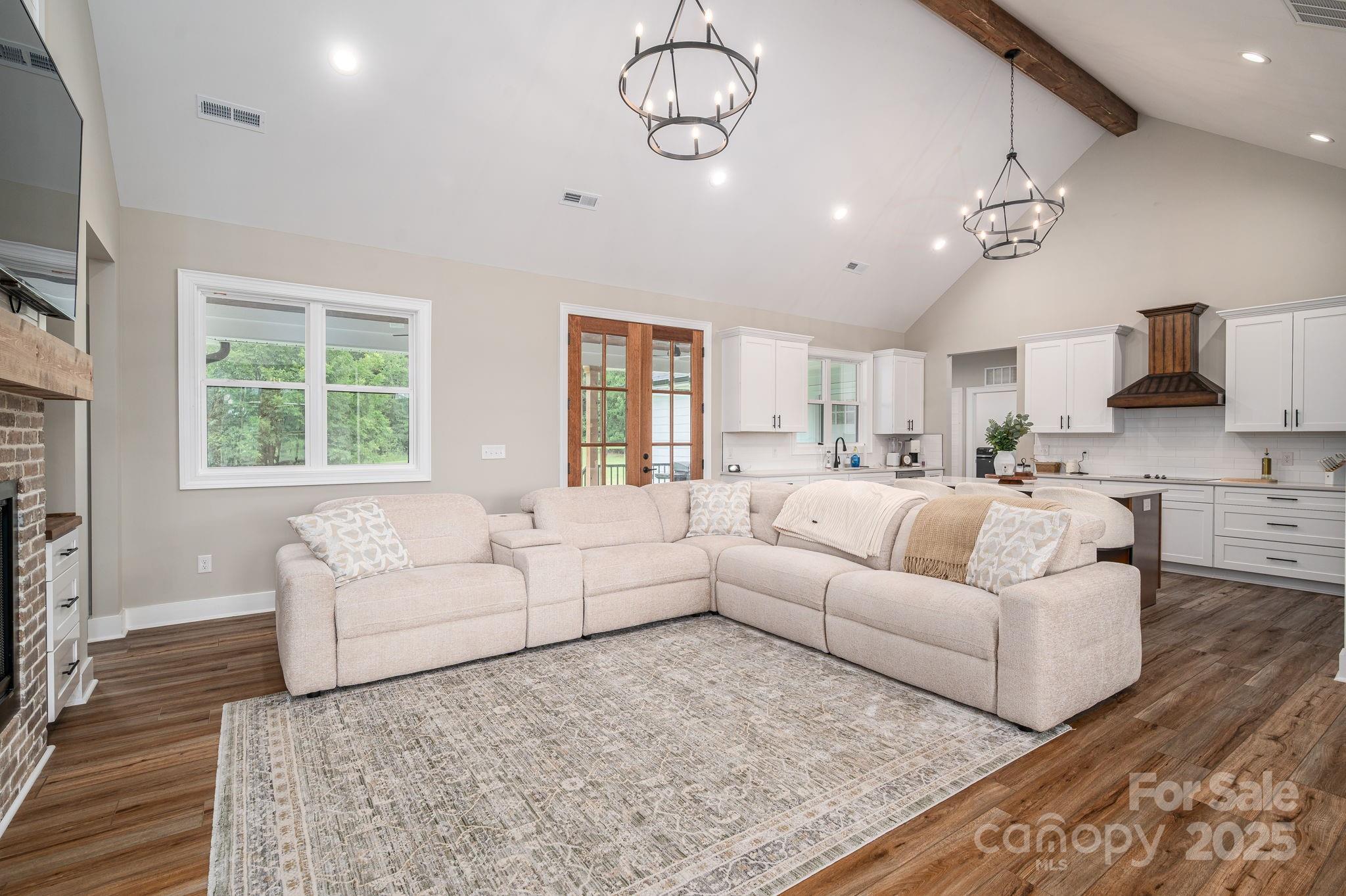 615 Sandycrest Drive