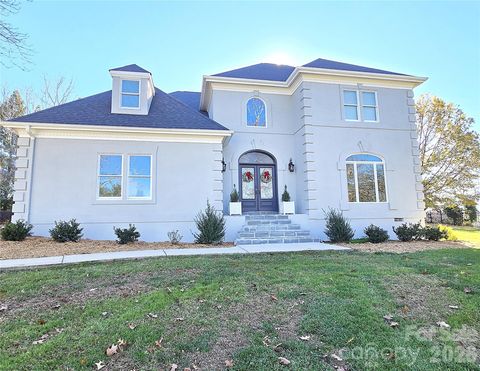 Photo of 40 Shipwatch Drive, Hickory, NC 28601 (MLS # 4325763)