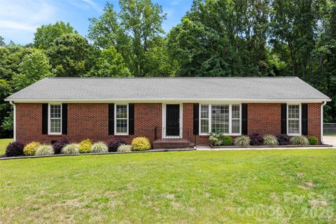 Photo of 22 Forest Hill Road, Belmont, NC 28012 (MLS # 4382762)
