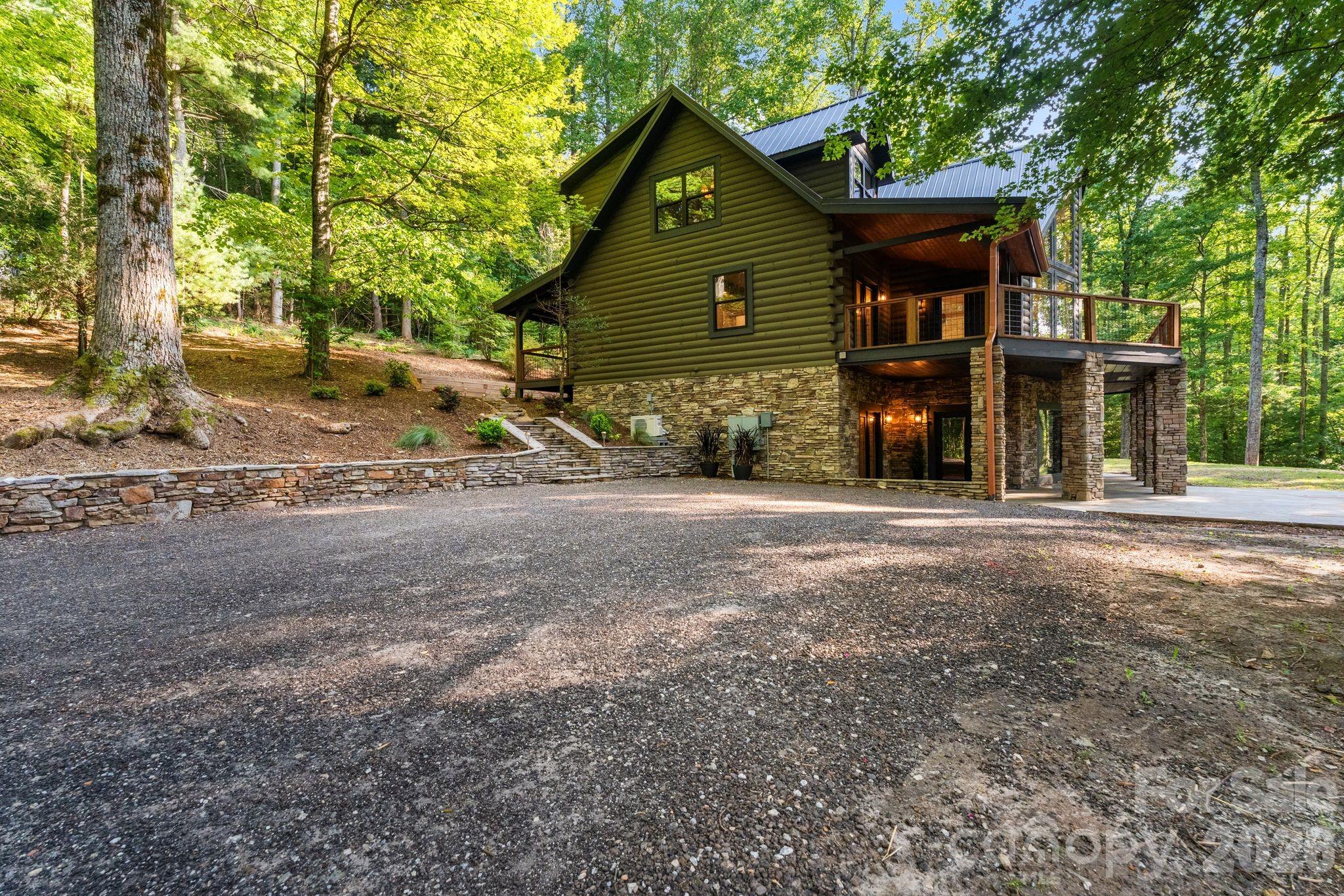 40 Boulder Lane