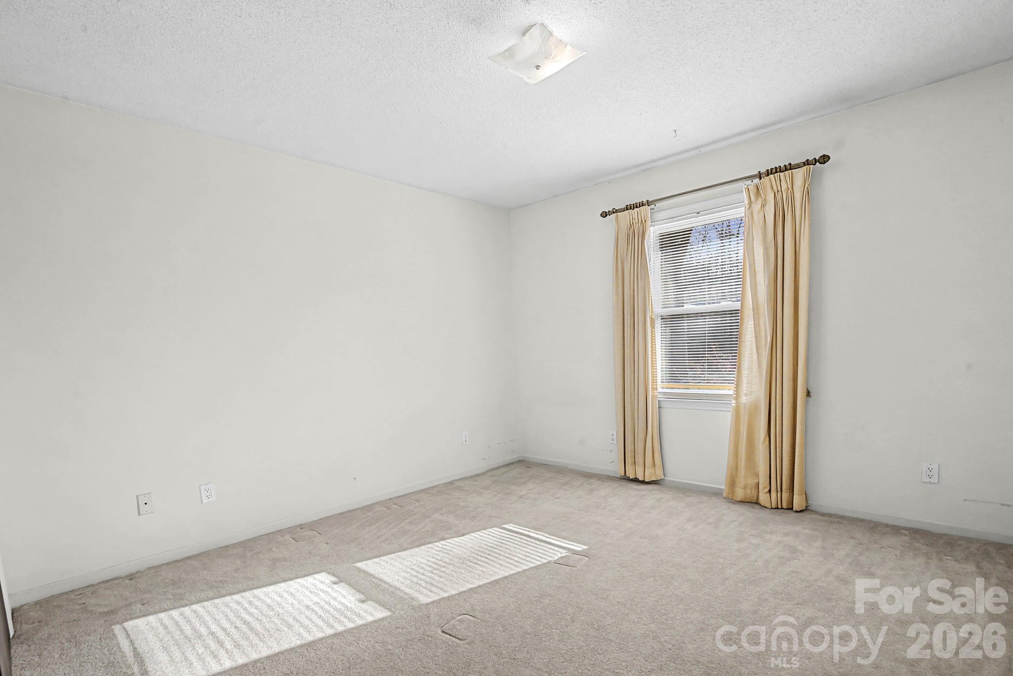 Knollwood Acres - Residential