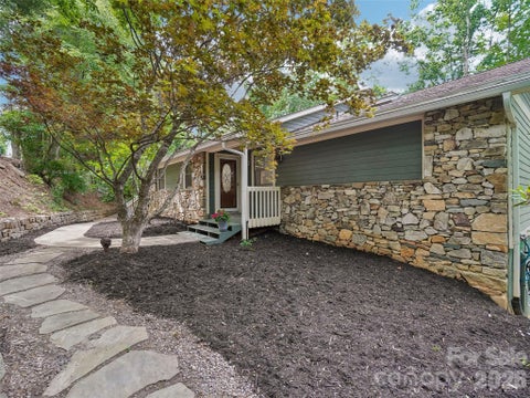 Photo of 10 Chestnut Top Circle, Mills River, NC 28759 (MLS # 4392677)