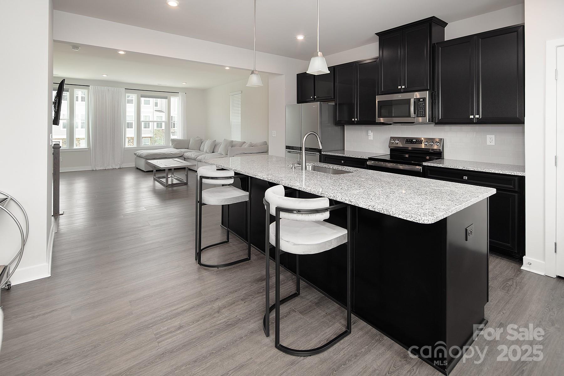 9910 Oaklawn Boulevard NW