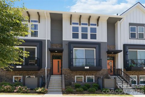 Photo of 371 S Bruns Avenue, Charlotte, NC 28208 (MLS # 4385058)