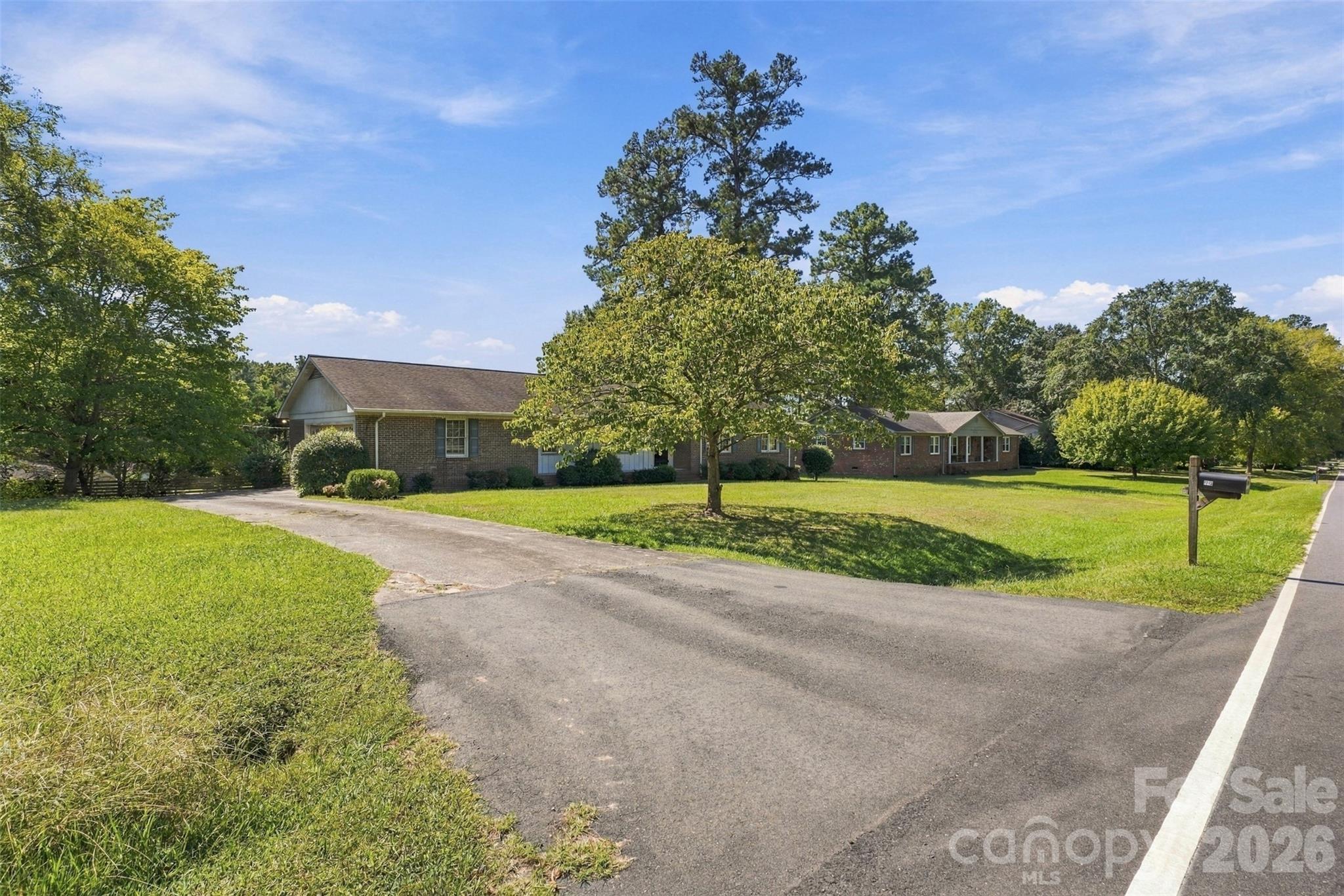 1213 Hawthorne Road