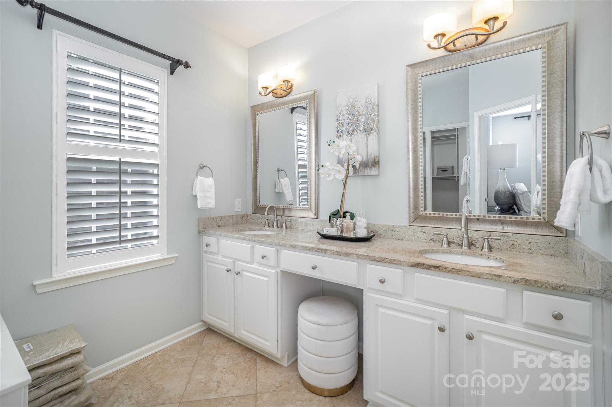 Charlotte, North Carolina 28277, United States, 3 Bedrooms Bedrooms, ,3 BathroomsBathrooms,Residential,Under Contract,216303