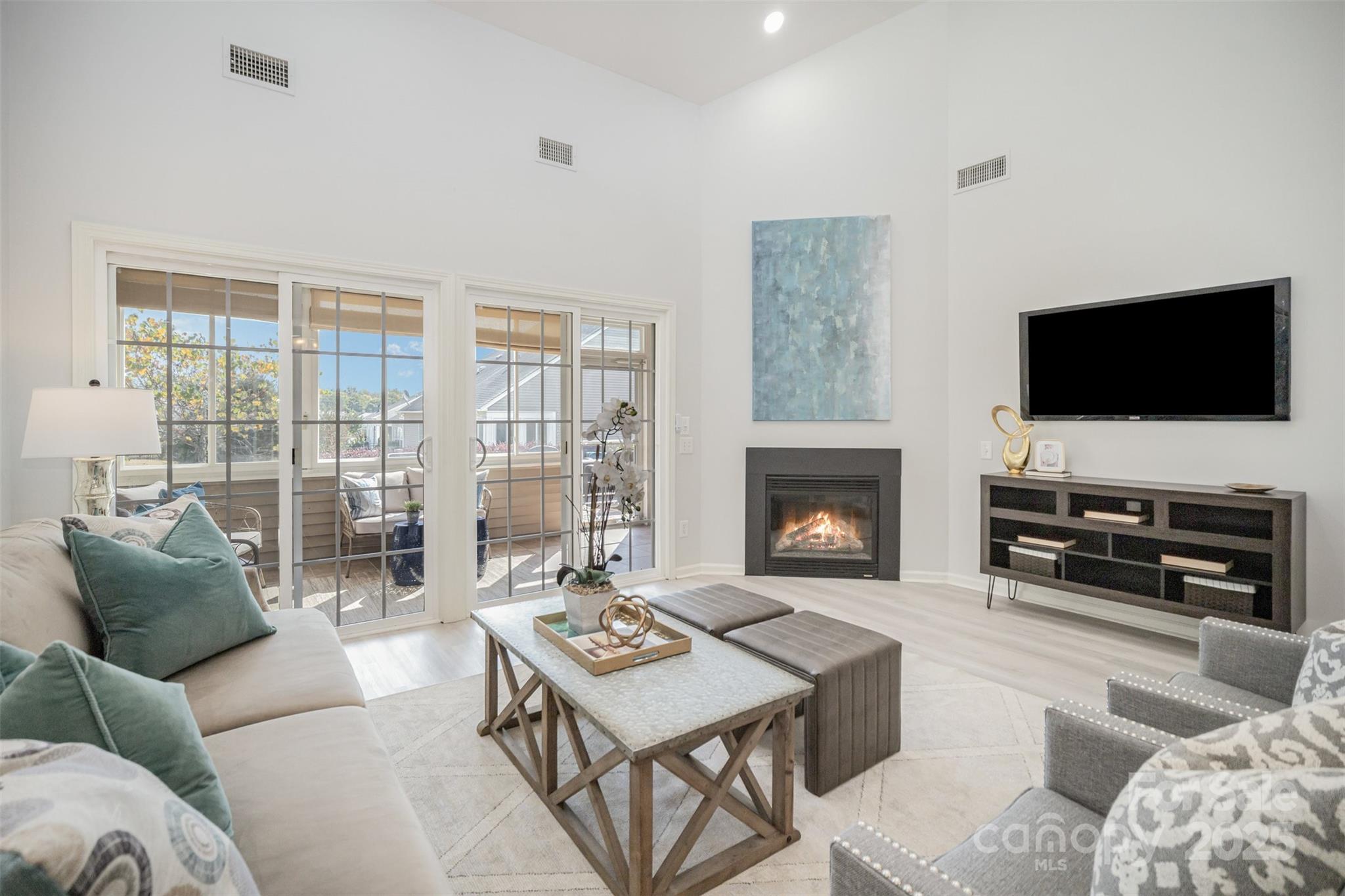 Charlotte, North Carolina 28277, United States, 3 Bedrooms Bedrooms, ,3 BathroomsBathrooms,Residential,Under Contract,216303