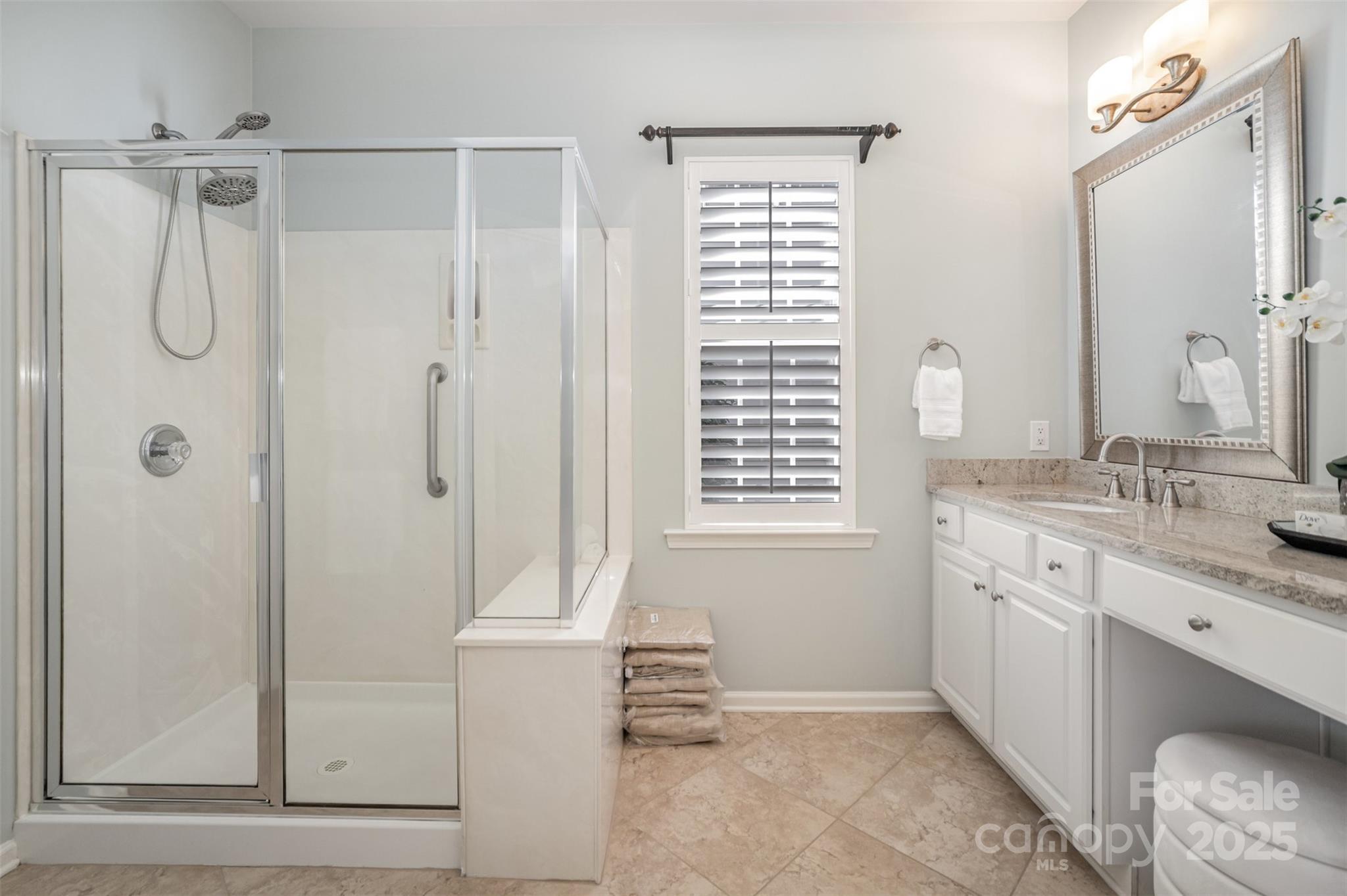 Charlotte, North Carolina 28277, United States, 3 Bedrooms Bedrooms, ,3 BathroomsBathrooms,Residential,Under Contract,216303