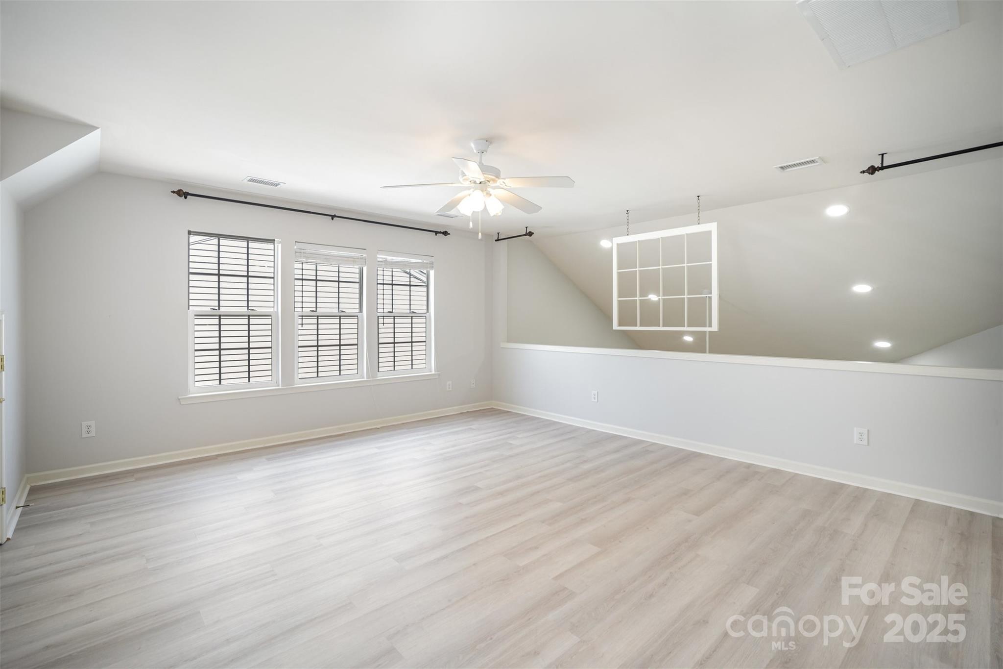 Charlotte, North Carolina 28277, United States, 3 Bedrooms Bedrooms, ,3 BathroomsBathrooms,Residential,Under Contract,216303