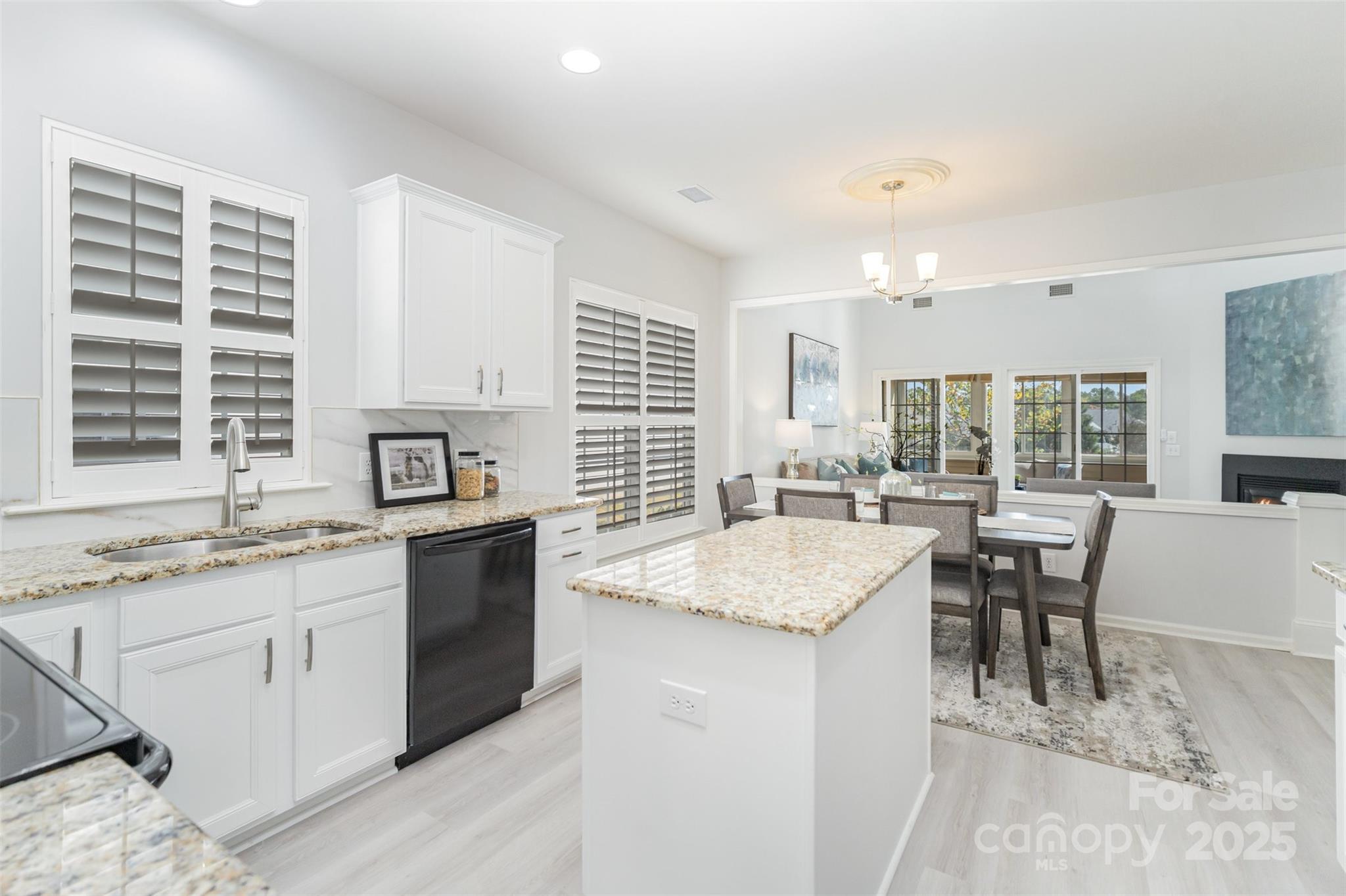 Charlotte, North Carolina 28277, United States, 3 Bedrooms Bedrooms, ,3 BathroomsBathrooms,Residential,Under Contract,216303