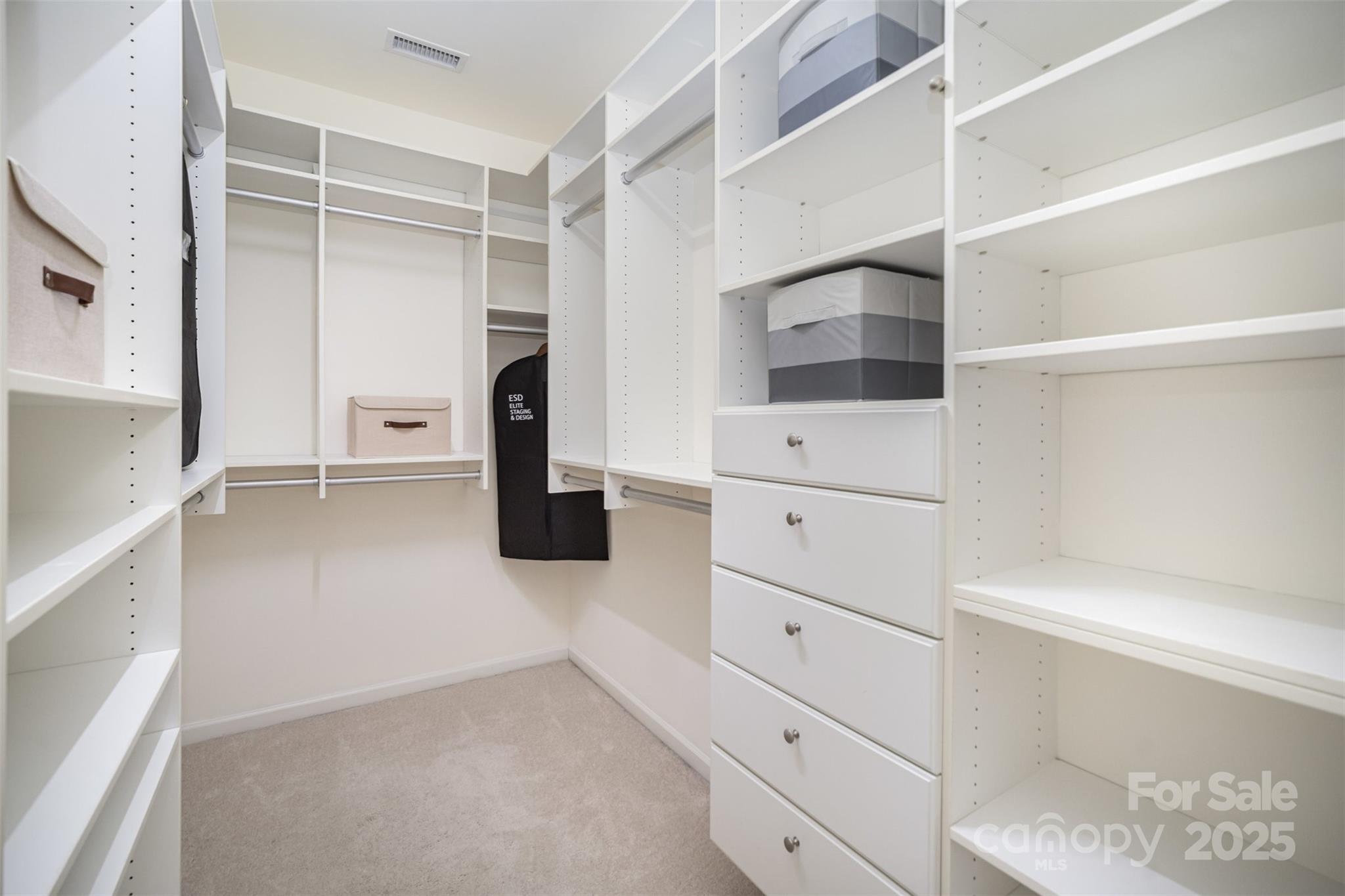 Charlotte, North Carolina 28277, United States, 3 Bedrooms Bedrooms, ,3 BathroomsBathrooms,Residential,Under Contract,216303