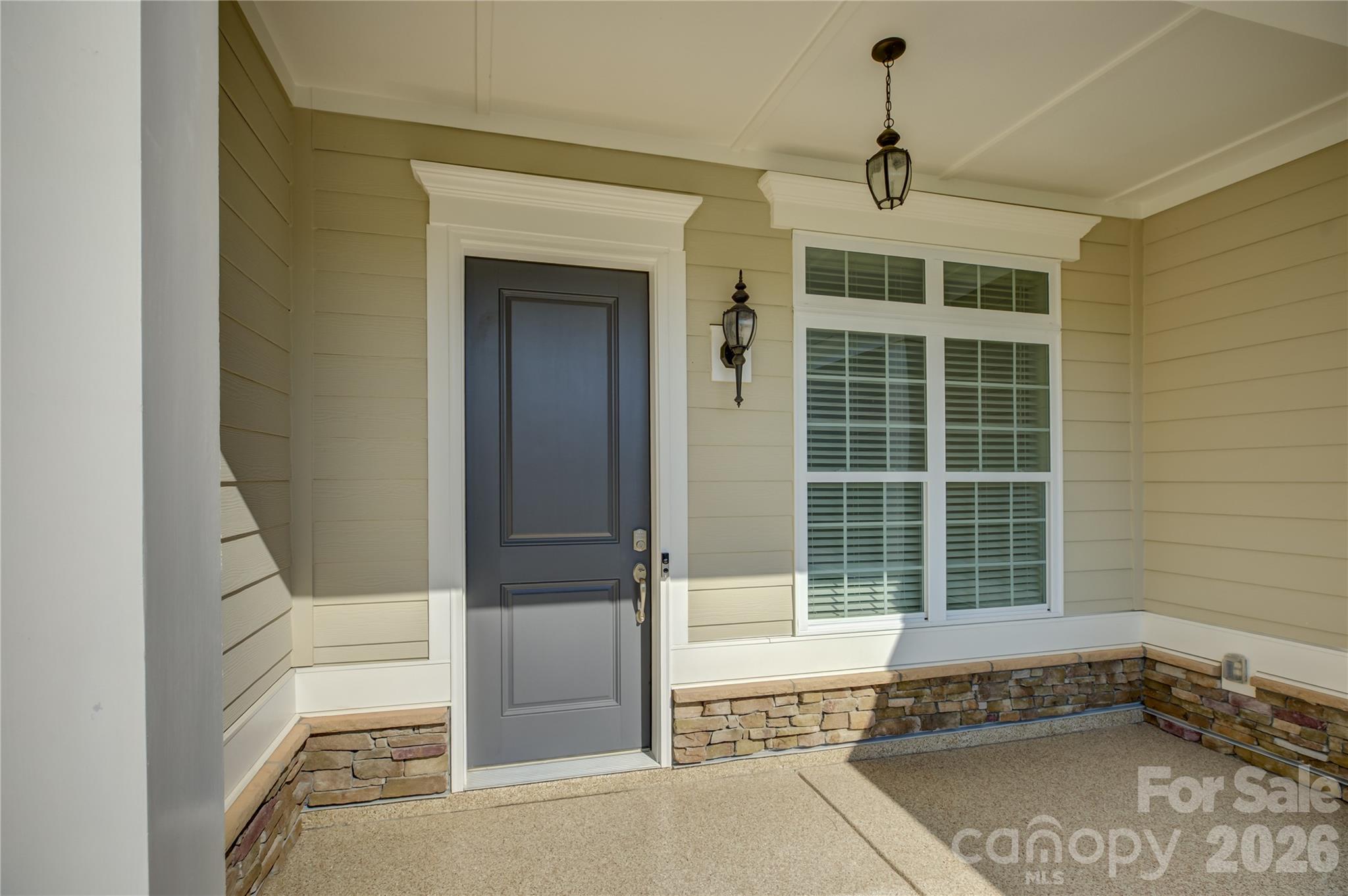 82105 Standing Oak Drive