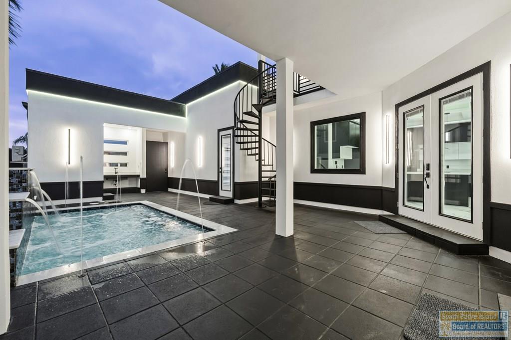 South Padre Island, Texas, 78597, United States, 4 Bedrooms Bedrooms, ,6 BathroomsBathrooms,Residential,Active,2006909