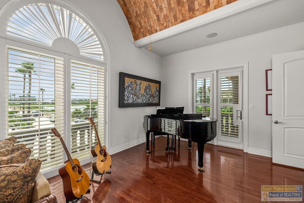 South Padre Island, Texas, 78597, United States, 5 Bedrooms Bedrooms, ,7 BathroomsBathrooms,Residential,Active,2006821