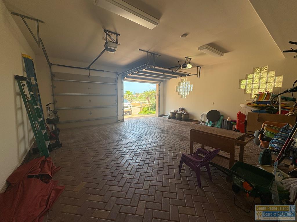 South Padre Island, Texas, 78597, United States, 5 Bedrooms Bedrooms, ,7 BathroomsBathrooms,Residential,Active,2006821