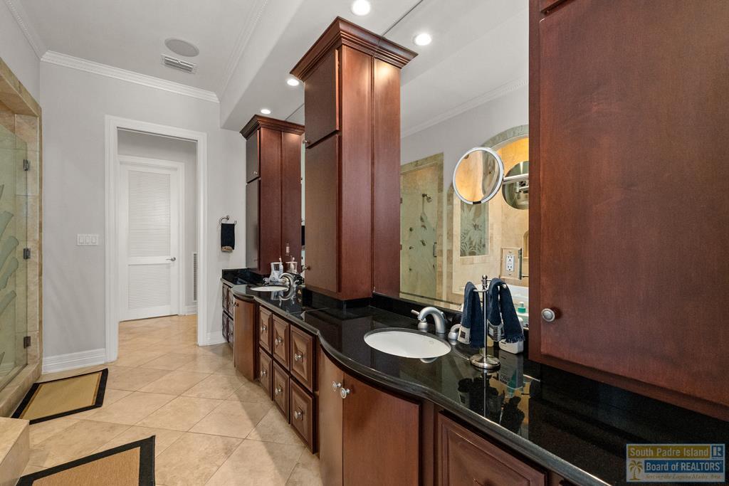 South Padre Island, Texas, 78597, United States, 5 Bedrooms Bedrooms, ,7 BathroomsBathrooms,Residential,Active,2006821