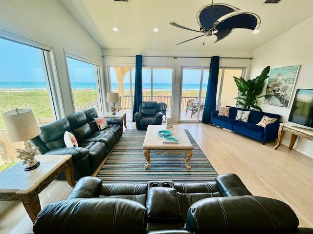 South Padre Island, Texas, 78597, United States, 3 Bedrooms Bedrooms, ,4 BathroomsBathrooms,Residential,Active,1959551