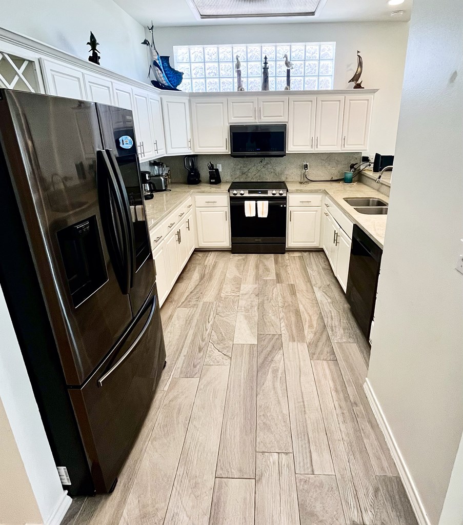South Padre Island, Texas, 78597, United States, 3 Bedrooms Bedrooms, ,4 BathroomsBathrooms,Residential,Active,1959551