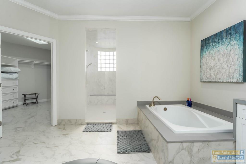 South Padre Island, Texas, 78597, United States, 6 Bedrooms Bedrooms, ,6 BathroomsBathrooms,Residential,Active,2041636