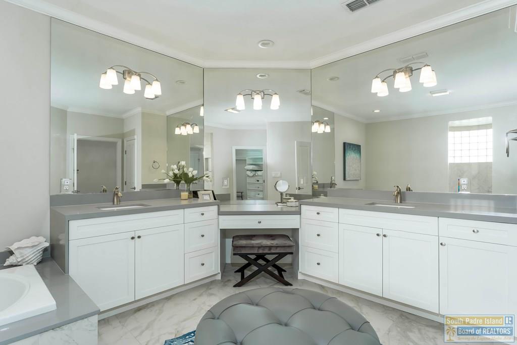 South Padre Island, Texas, 78597, United States, 6 Bedrooms Bedrooms, ,6 BathroomsBathrooms,Residential,Active,2041636