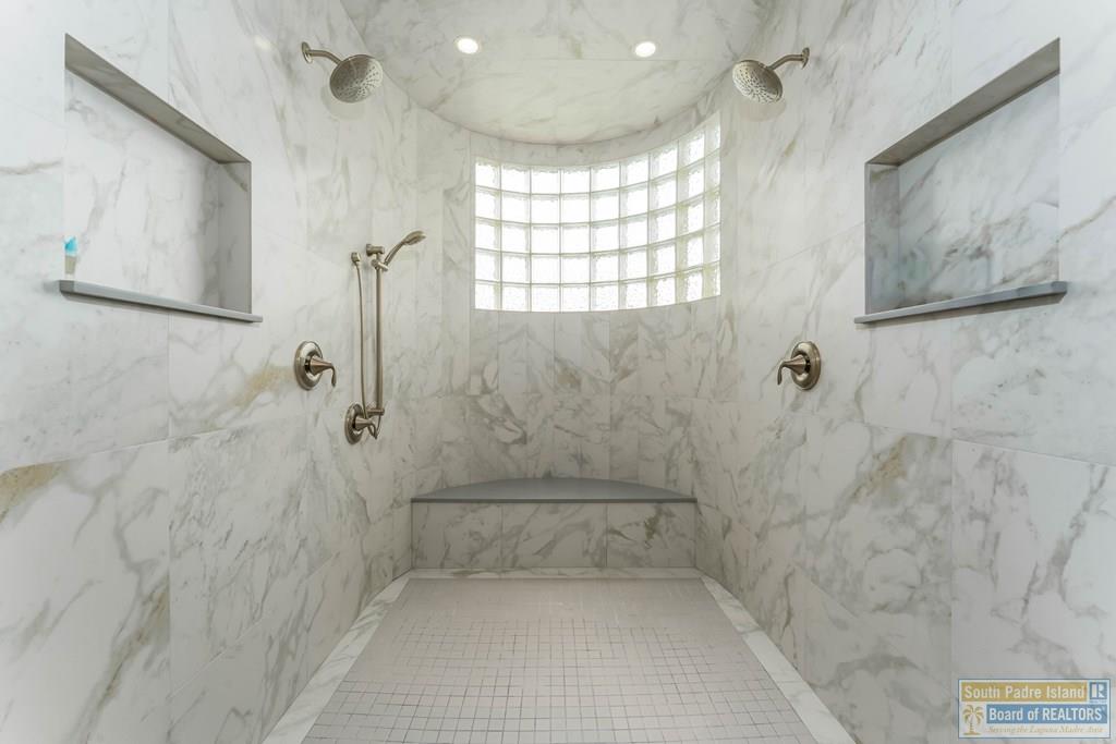 South Padre Island, Texas, 78597, United States, 6 Bedrooms Bedrooms, ,6 BathroomsBathrooms,Residential,Active,2041636