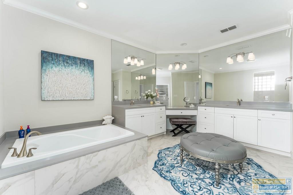 South Padre Island, Texas, 78597, United States, 6 Bedrooms Bedrooms, ,6 BathroomsBathrooms,Residential,Active,2041636