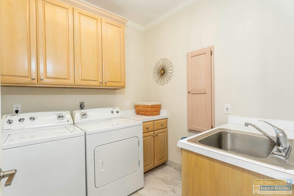 South Padre Island, Texas, 78597, United States, 6 Bedrooms Bedrooms, ,6 BathroomsBathrooms,Residential,Active,2041636