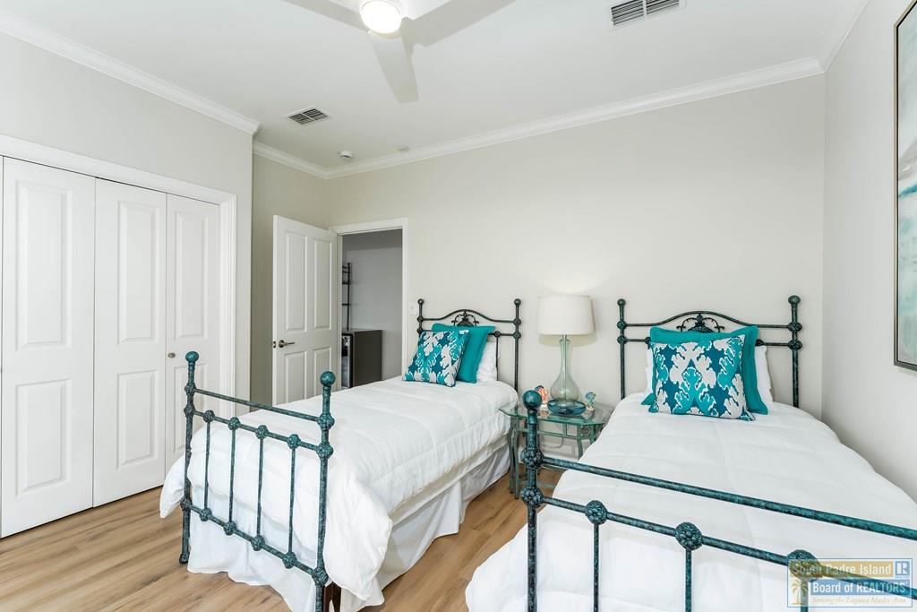 South Padre Island, Texas, 78597, United States, 6 Bedrooms Bedrooms, ,6 BathroomsBathrooms,Residential,Active,2041636