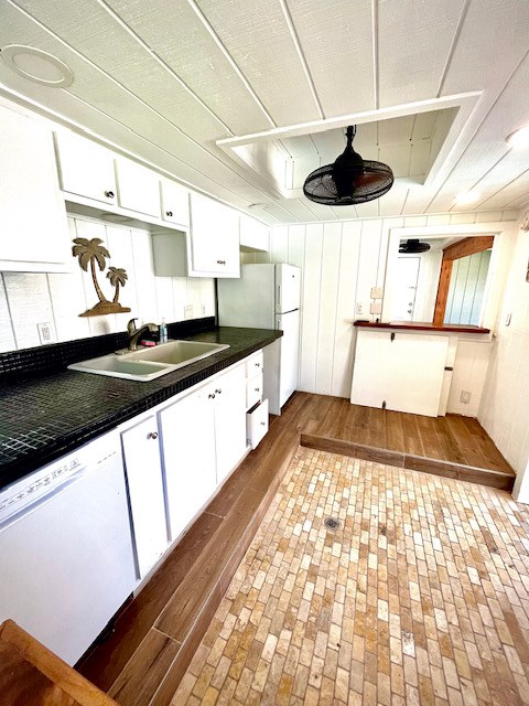 South Padre Island, Texas, 78597, United States, 5 Bedrooms Bedrooms, ,6 BathroomsBathrooms,Residential,Active,1959546