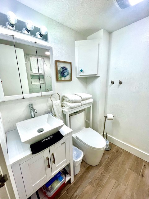South Padre Island, Texas, 78597, United States, 5 Bedrooms Bedrooms, ,6 BathroomsBathrooms,Residential,Active,1959546